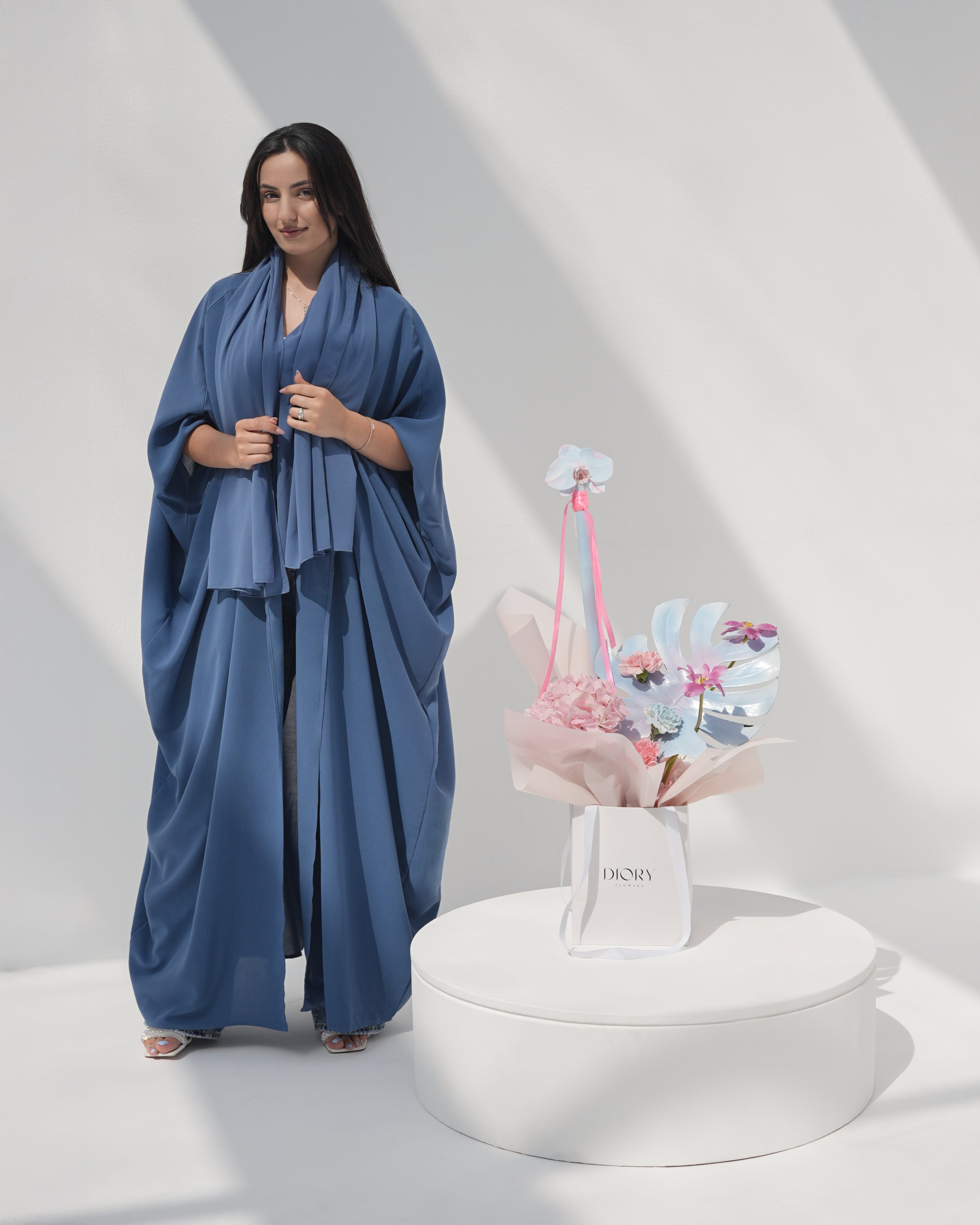Abaya and Flower Bundle 3 Main image