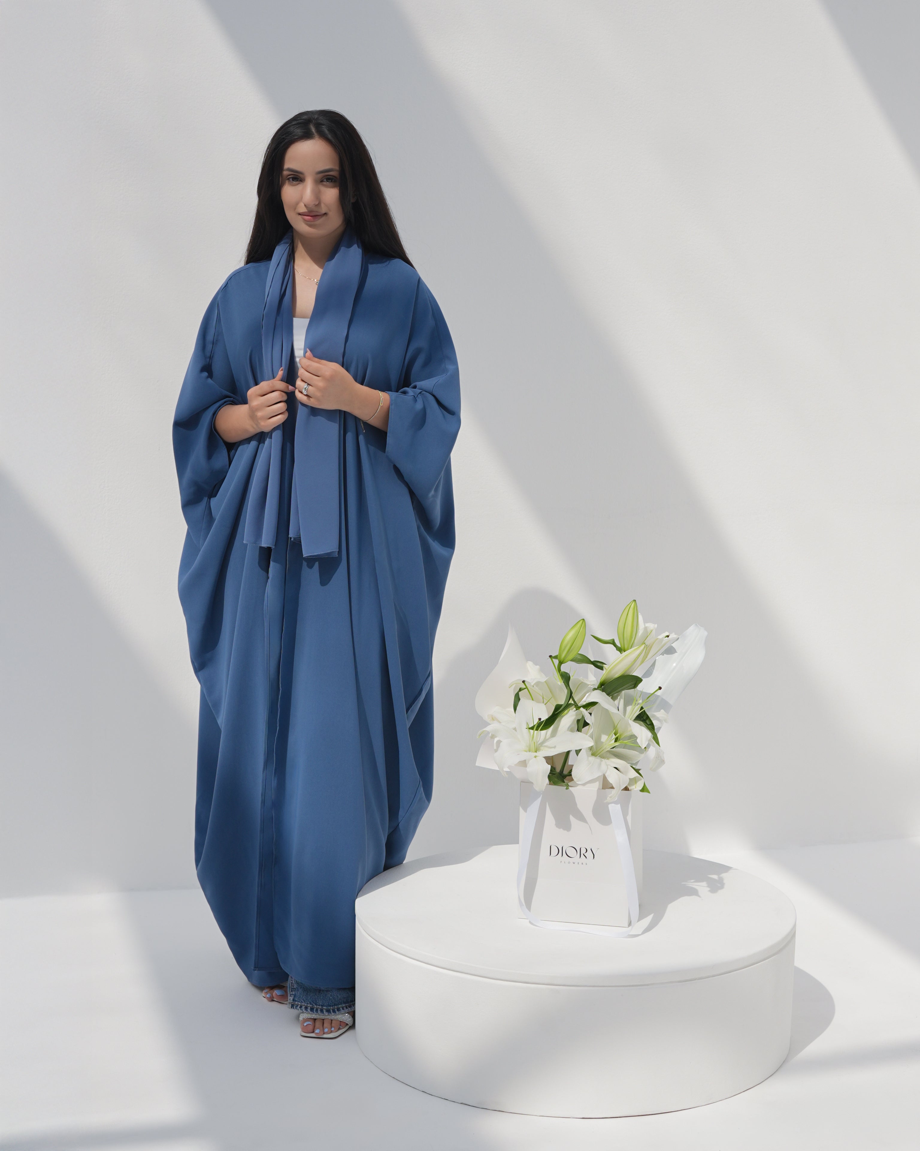 Abaya and Flower Bundle 4 Main image